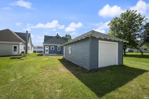 707 E 7th St, Fowler, IN 47944 photo 8