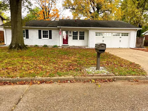 2302 Saratoga Dr, Evansville, IN 47715