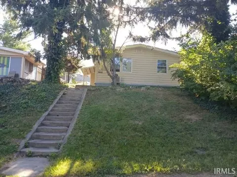 2420 Oakridge Rd, Fort Wayne, IN 46805