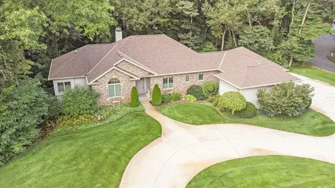 56077 Dana Dr, Bristol, IN 46507