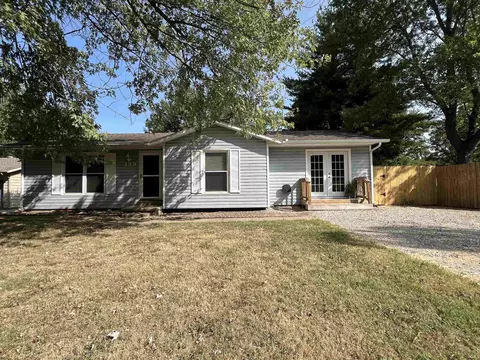 129 Carlisle Ct, Chandler, IN 47610