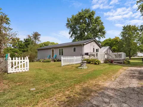 7253 State Road 8 Rd, Butler, IN 46721