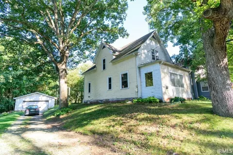 7836 Union Rd, Plymouth, IN 46563