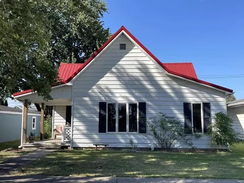 460 NE G St, Linton, IN 47441