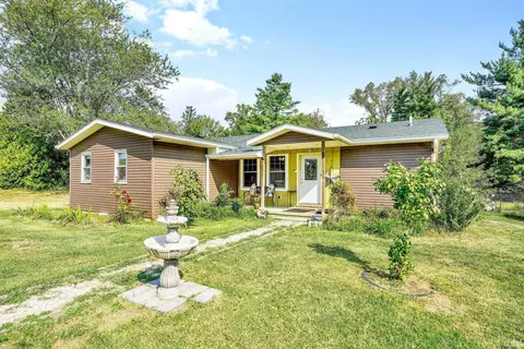11725 S Cr 225 Rd, Coal City, IN 47427