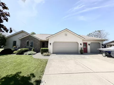 812 Maple Ct, Sweetser, IN 46987 photo 1