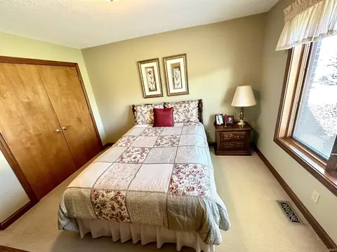 812 Maple Ct, Sweetser, IN 46987 photo 18
