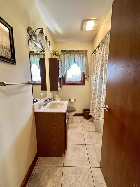812 Maple Ct, Sweetser, IN 46987 photo 22