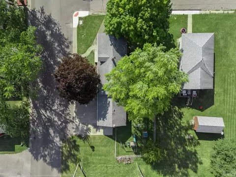 1200 E Walnut St, Nappanee, IN 46550 photo 3