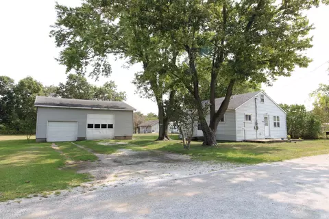 5898 S U Rd, North Judson, IN 46366