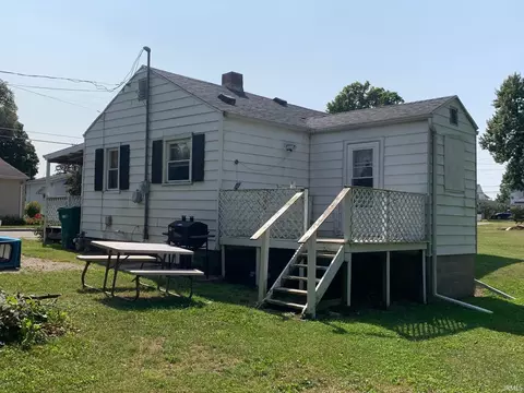 116 E Clem St, Flora, IN 46929 photo 2