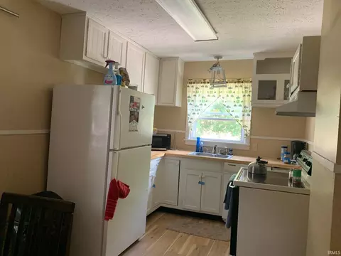 116 E Clem St, Flora, IN 46929 photo 5