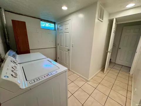 907 W 8th St, Bloomington, IN 47404 photo 21