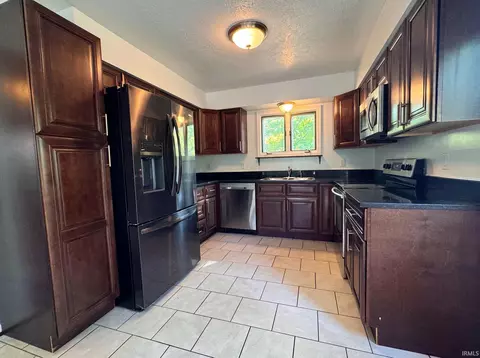 907 W 8th St, Bloomington, IN 47404 photo 12