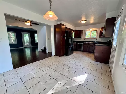 907 W 8th St, Bloomington, IN 47404 photo 13