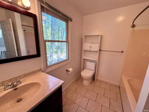 907 W 8th St, Bloomington, IN 47404 photo 18