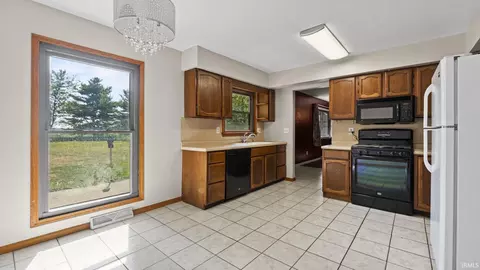 14929 Indianapolis Rd, Yoder, IN 46798 photo 8