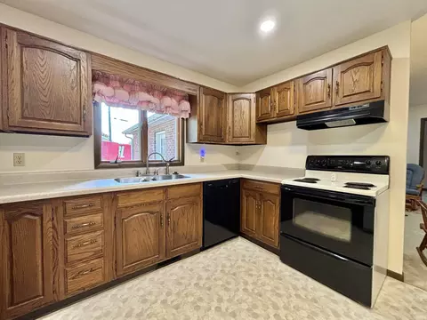 303 W Wolfe St, Sullivan, IN 47882 photo 4