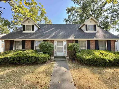 303 W Wolfe St, Sullivan, IN 47882 photo 1