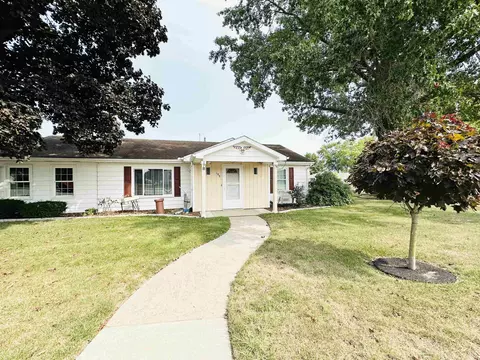 109 E Mill St, North Liberty, IN 46554