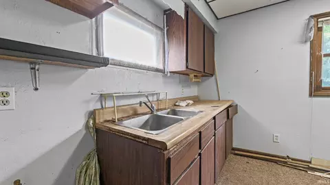 307 N Sycamore St, Lagrange, IN 46761 photo 10