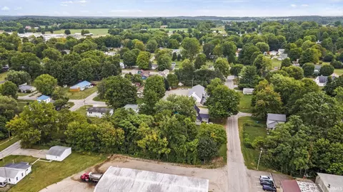 307 N Sycamore St, Lagrange, IN 46761 photo 5