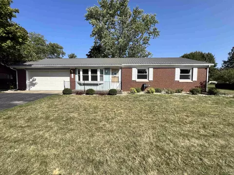 126 N Cheyenne Dr, Warsaw, IN 46582
