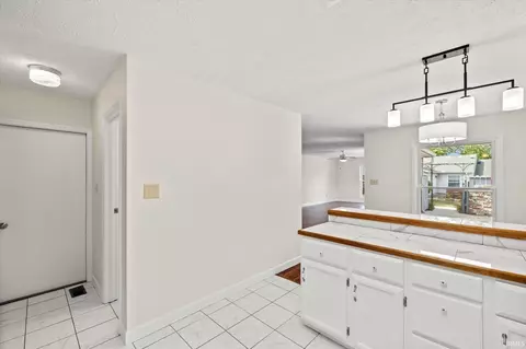 881 E Waterloo Ct, Bloomington, IN 47401 photo 7