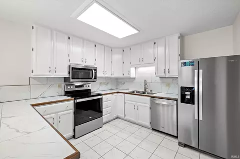 881 E Waterloo Ct, Bloomington, IN 47401 photo 5