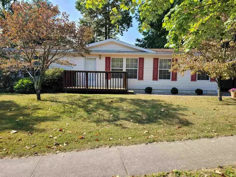 4215 W Chisolm Trl, Bloomington, IN 47403