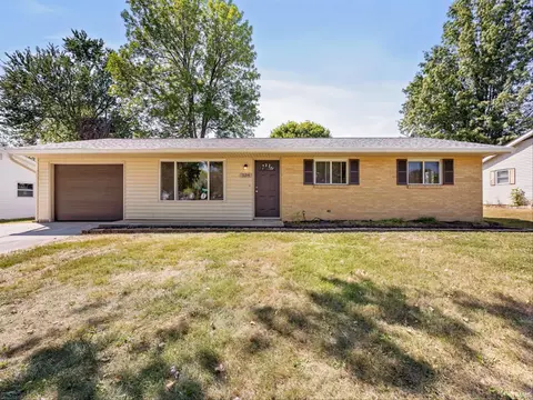 534 S Hickory Dr, Bloomington, IN 47403