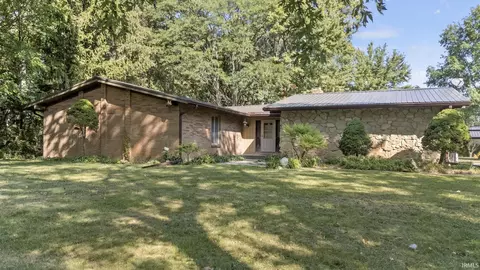 8812 Lafayette Center Rd, Yoder, IN 46798 photo 1