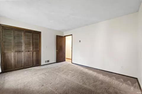 8812 Lafayette Center Rd, Yoder, IN 46798 photo 17
