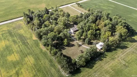8812 Lafayette Center Rd, Yoder, IN 46798 photo 3