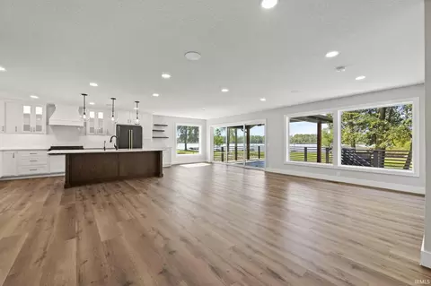 10729 N Oak Knoll Rd, Rome City, IN 46784