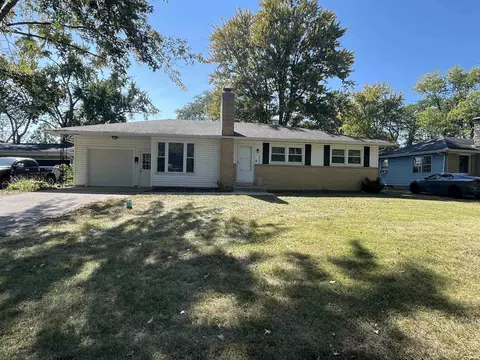 3002 Schaper Dr, Fort Wayne, IN 46806
