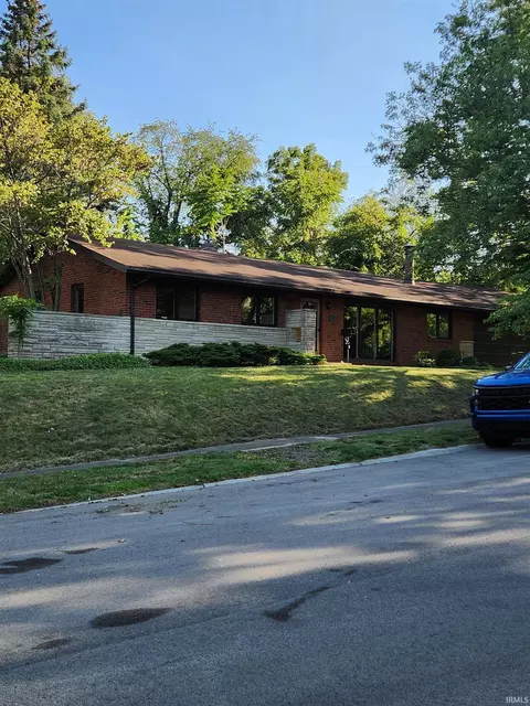2800 Holly Hill Dr, Lafayette, IN 47904
