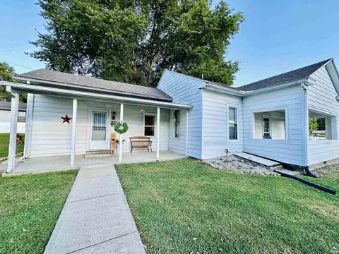 420 E Jefferson St, Orleans, IN 47452