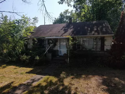 702 S Johnson St, Monroe City, IN 47557