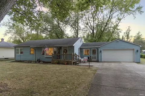 917 E 1st St, Auburn, IN 46706 photo 2
