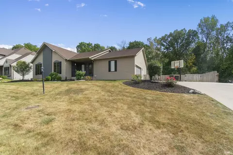 2723 Spring Creek Dr, Fort Wayne, IN 46808