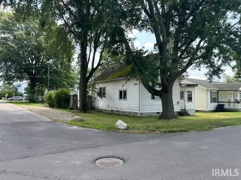 824 N Wabash Ave, Hartford City, IN 47348