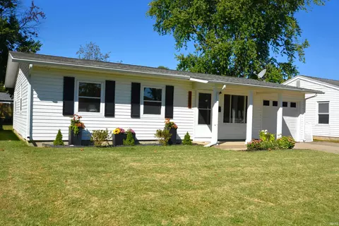 2412 Apache Dr, Lafayette, IN 47909