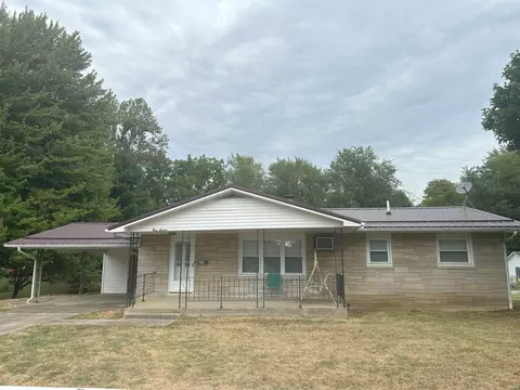 316 E Main St, Odon, IN 47562 photo 2