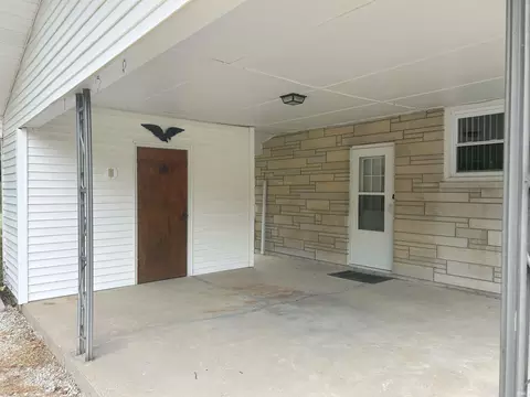 316 E Main St, Odon, IN 47562 photo 3