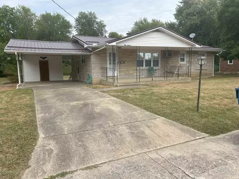 316 E Main St, Odon, IN 47562 photo 1