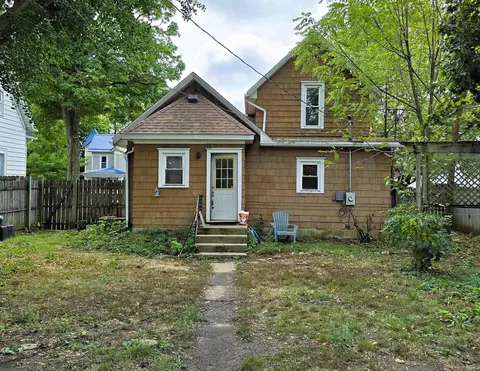 514 E 9th St, Auburn, IN 46706 photo 3