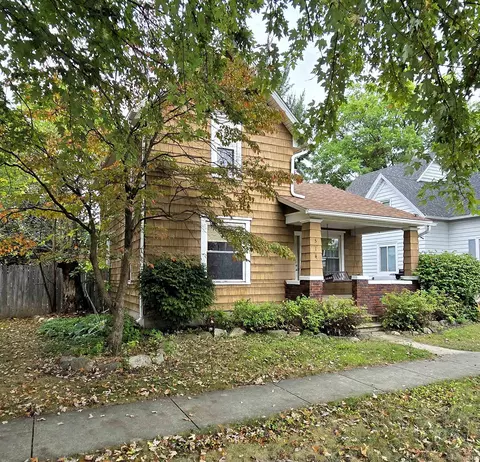 514 E 9th St, Auburn, IN 46706 photo 2