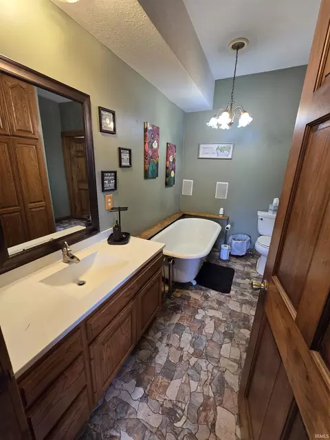 514 E 9th St, Auburn, IN 46706 photo 14