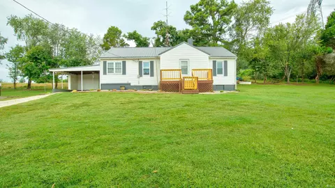 4718 N Highland Rd, Grandview, IN 47615